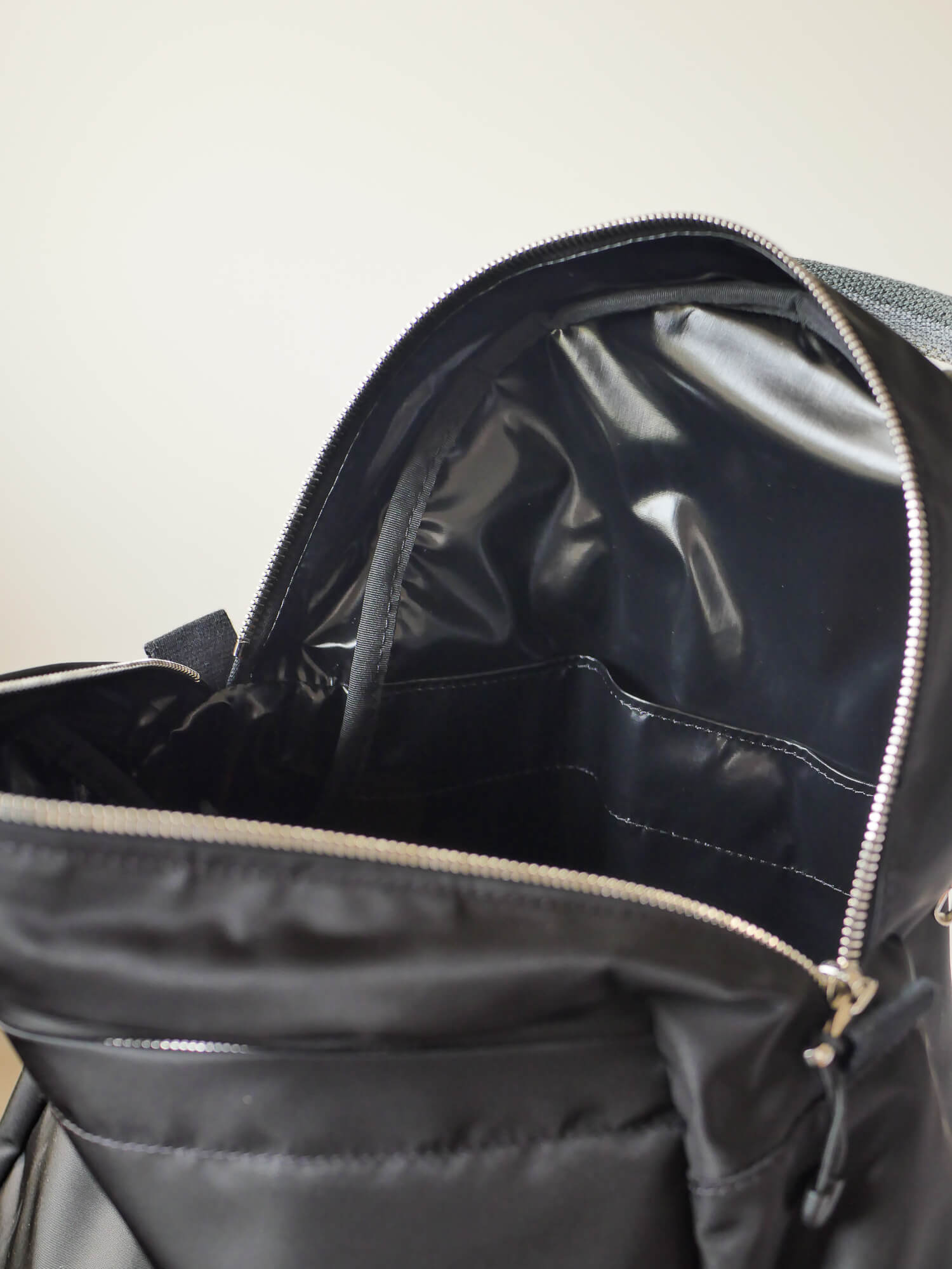 Gaston nylon satiné - Noir Swag Noir
